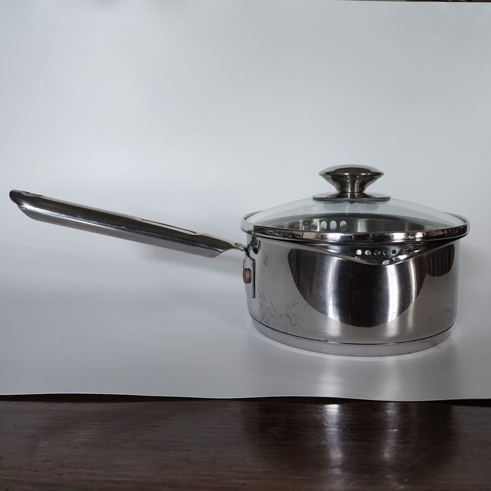 WearEver Stainless Steel 1.5 qt Double Pour Sauce Pan Pot with Lid